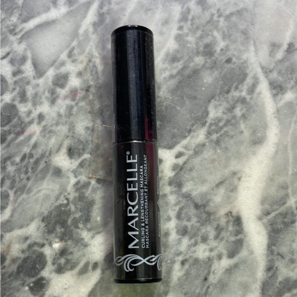 New Marcelle Lengthening Mascara Black‎